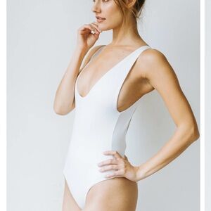 Londre Minimalist One Piece Swimsuit